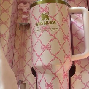 Stanley Pink Bow Pattern Travel Tumbler 40oz